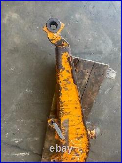 1983 Ford 4610 Tractor Front Center Axle Bracket King Pin Style 4500