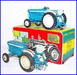 2 Britains Ltd 132 FORD SUPER MAJOR 5000 DIESEL TRACTOR 9527 1x Boxed `65 Nice