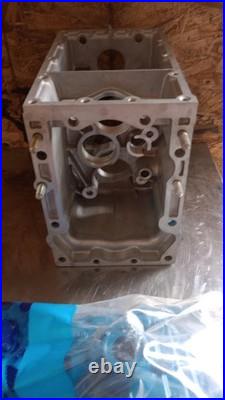Ford 1210 Tractor Transmission Housing 1986 With Cylinder And Bearings