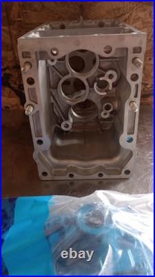 Ford 1210 Tractor Transmission Housing 1986 With Cylinder And Bearings