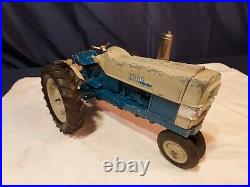 Vintage 1962 Hubley Toy Tractor Ford 6000 Diesel Version, 1/12 Scale